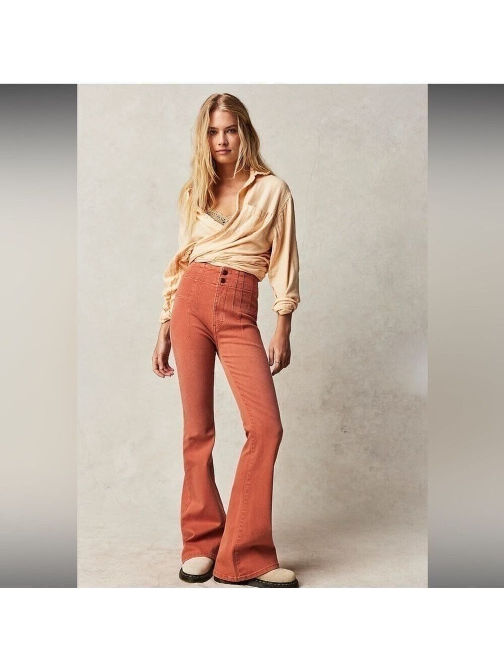 We The Free Jayde Flare Jeans- like new condition!